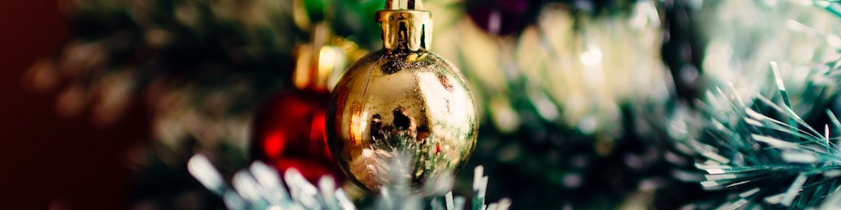 Découvrez grâce à Room Saveurs pourquoi il est important selon nous de fêter Noël en entreprise entre collègues